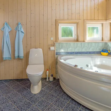 Three-bedroom In Sjallands Odde * Yderby