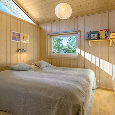 Three-bedroom In Sjallands Odde *